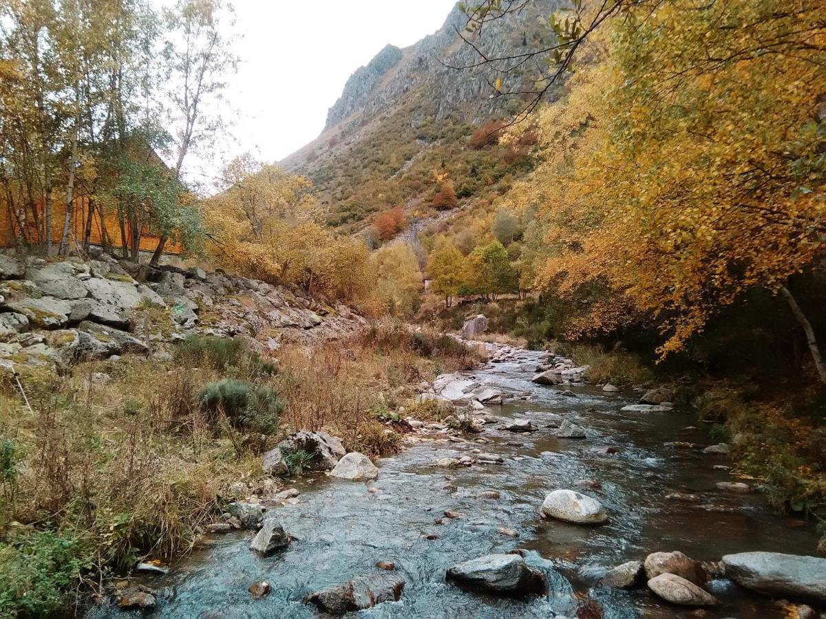 Chalet Bois Au Milieu Des Pyrenees LʼHospitalet-près-lʼAndorre Buitenkant foto