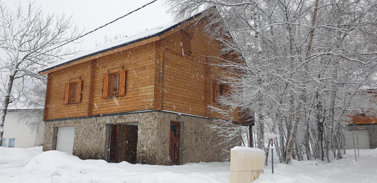 Chalet Bois Au Milieu Des Pyrenees LʼHospitalet-près-lʼAndorre Buitenkant foto